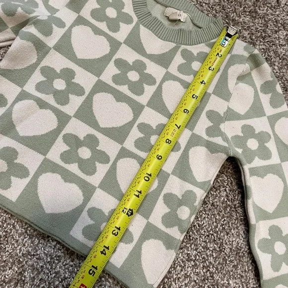 Debut | Cropped Sweater - Picture 4 of 7